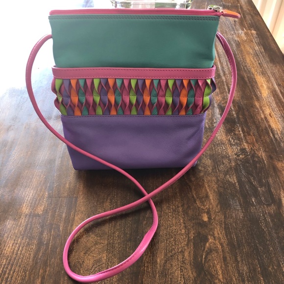 ili new york crossbody